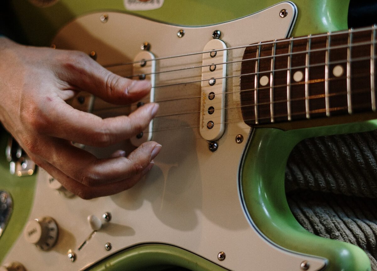 The Best Electric Guitars Under 600 Dollars