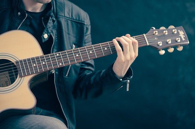 The Best Way to Learn Guitar for Adults