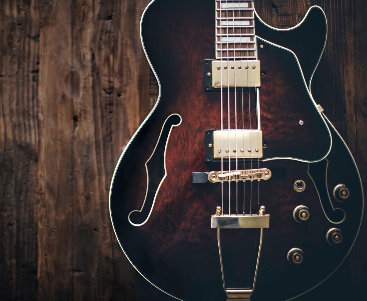 What is the Best Ibanez Guitar for Jazz?