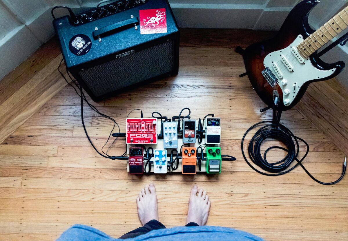 Electric Guitar Apartment Setup