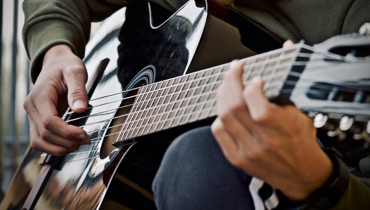 Which Classical Guitar is Best for Beginners? Guitar Glissando