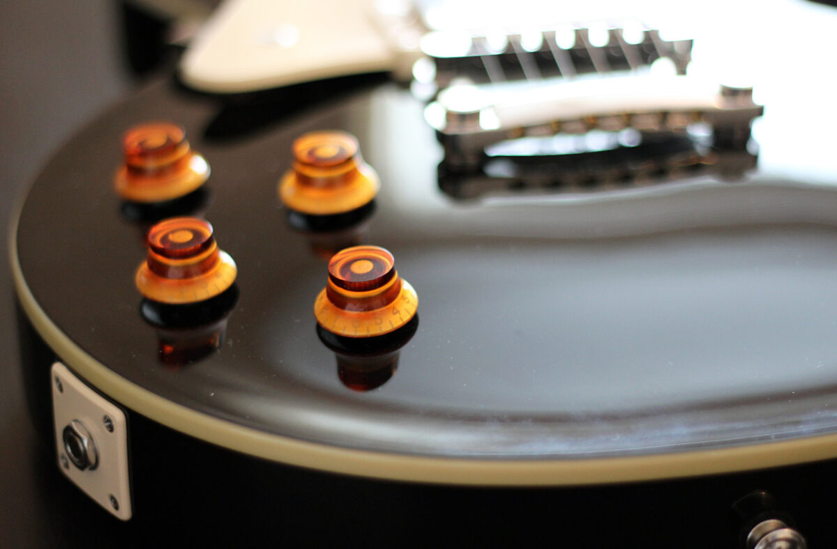 best left handed electric guitar for beginners